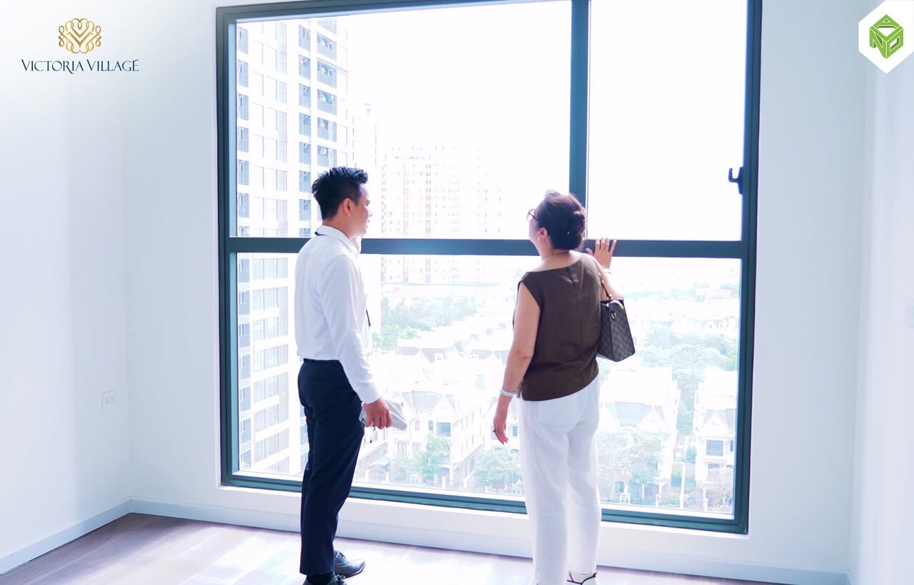 những khách hàng đầu tiên nhận bàn giao nhà tại Victoria Village